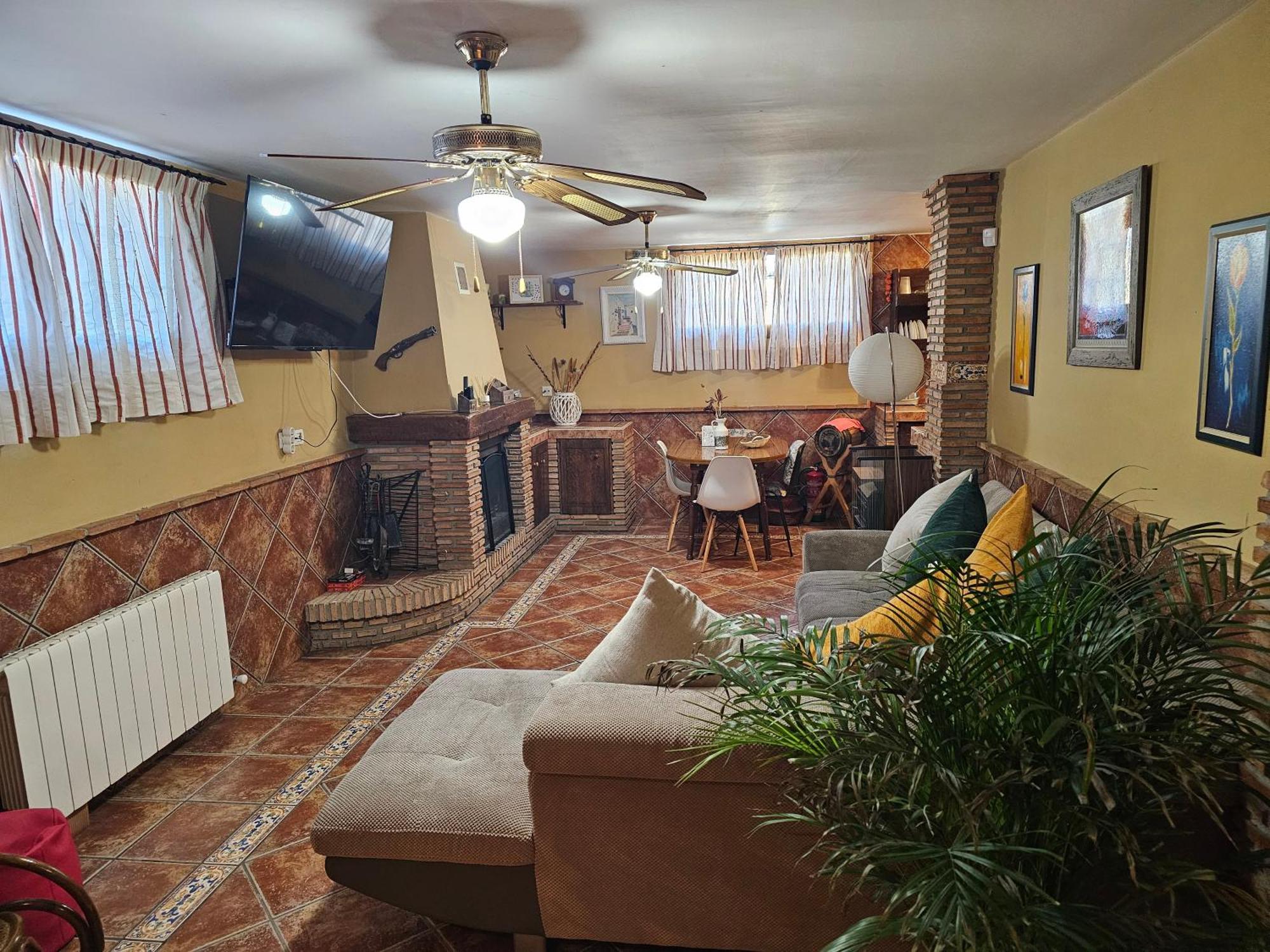 Apto-En El Bajo De La Casa-Estilo Rustico En Dilar Luaran gambar