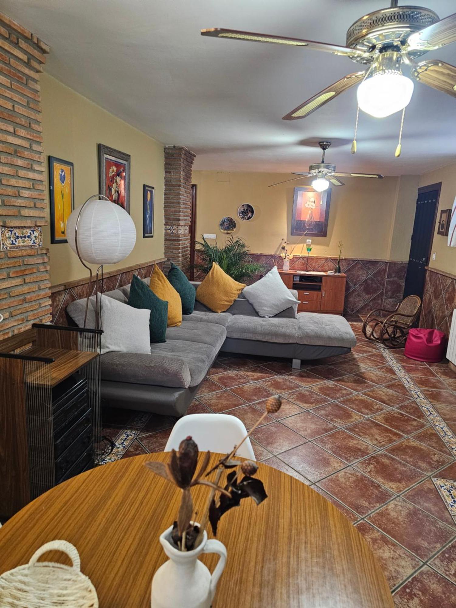 Apto-En El Bajo De La Casa-Estilo Rustico En Dilar Luaran gambar
